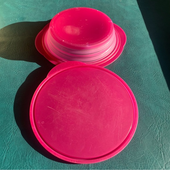 Tupperware large 8 1/4 c flat out collapsible bowl, great for travel! 5570a-1 - Picture 5 of 7